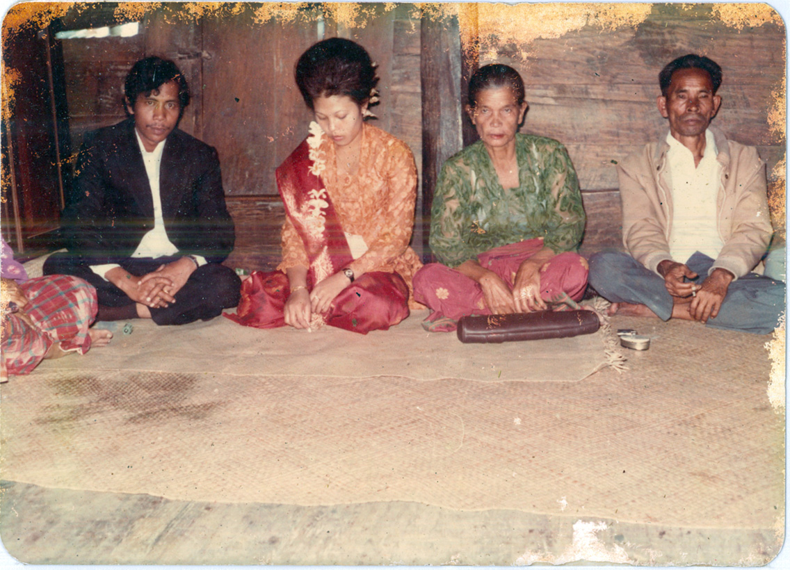 Keluarga di Dalam Rumah